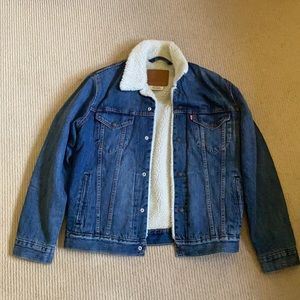 Levi’s fuzzy trucker jacket! Size M men’s